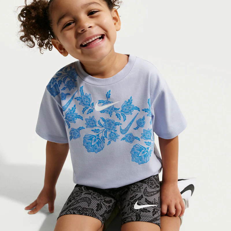 Lace It Up T-Shirt (G) - Image 3
