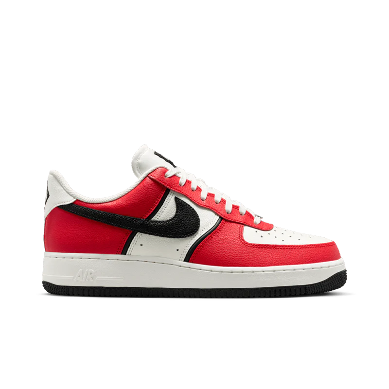 NIKE AIR FORCE 1 '07 LV8