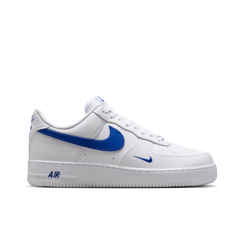 NIKE AIR FORCE 1 '07