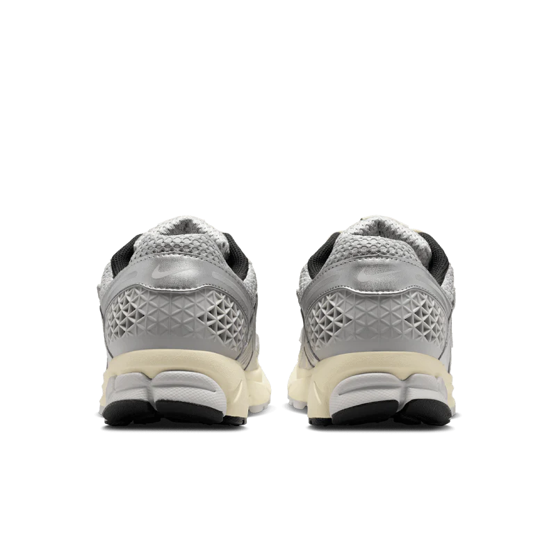 NIKE ZOOM VOMERO 5 - Image 4